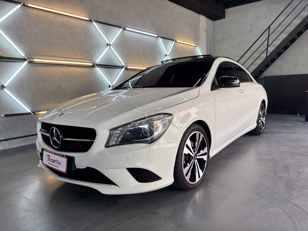 MERCEDES-BENZ CLA 200